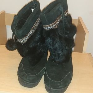 MINNETONKA full lined winter boots size 9